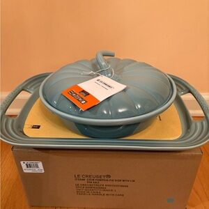NWT Le Creuset 23cm Pumpkin Casserole with Lid, Sea Salt